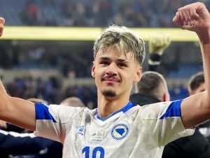Chi è Kerim Alajbegovic, il 18enne decisivo per la Bosnia che da oggi ha una nuova squadra