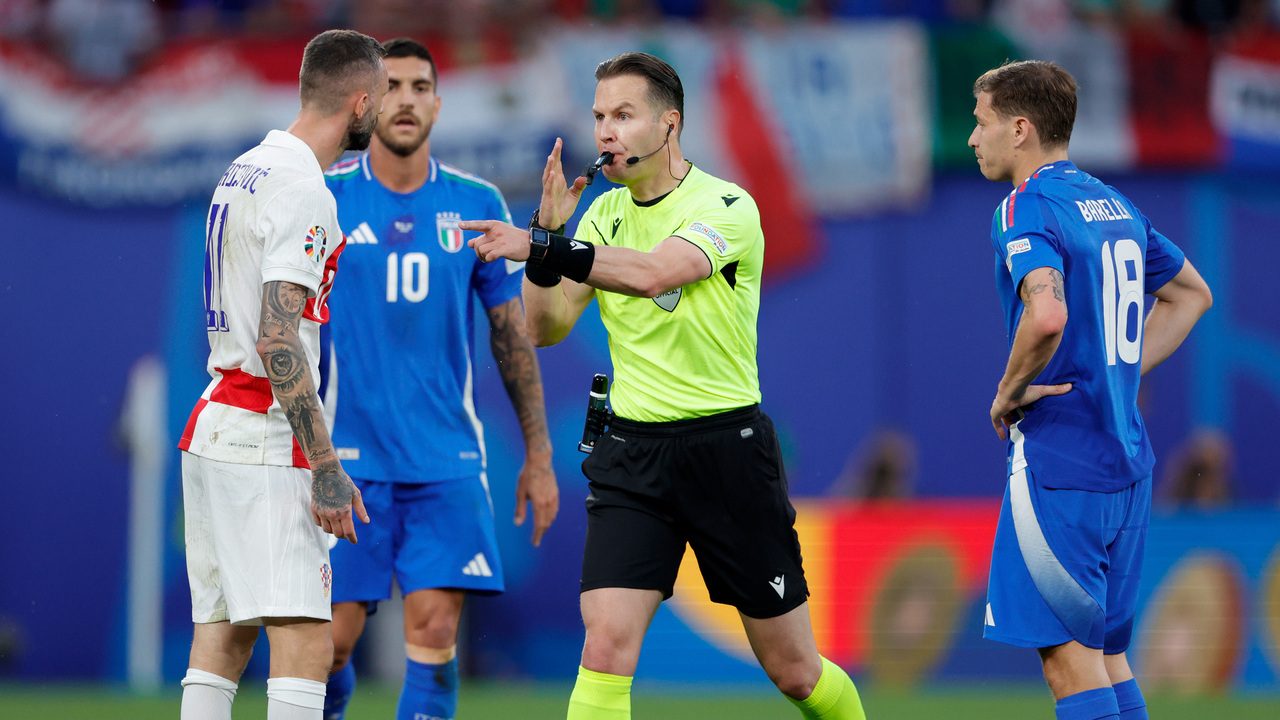 Chi è Makkelie, arbitro di Italia-Irlanda del Nord: il clamoroso precedente con Cristiano Ronaldo