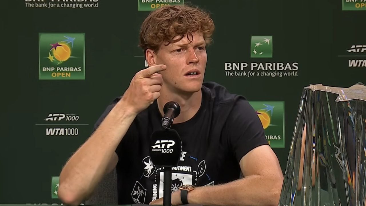 Sinner disorientato in conferenza a Indian Wells: "Ho appena risposto alla stessa domanda. Ripeto?"