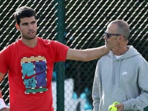 Alcaraz avvertito dal suo allenatore: “Deve controllare gli impulsi, così mostra le sue debolezze”