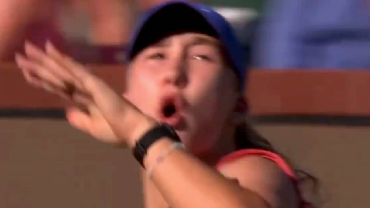 Mirra Andreeva perde e insulta tutti a Indian Wells: "Rabbia che buttavo fuori". Cosa è successo