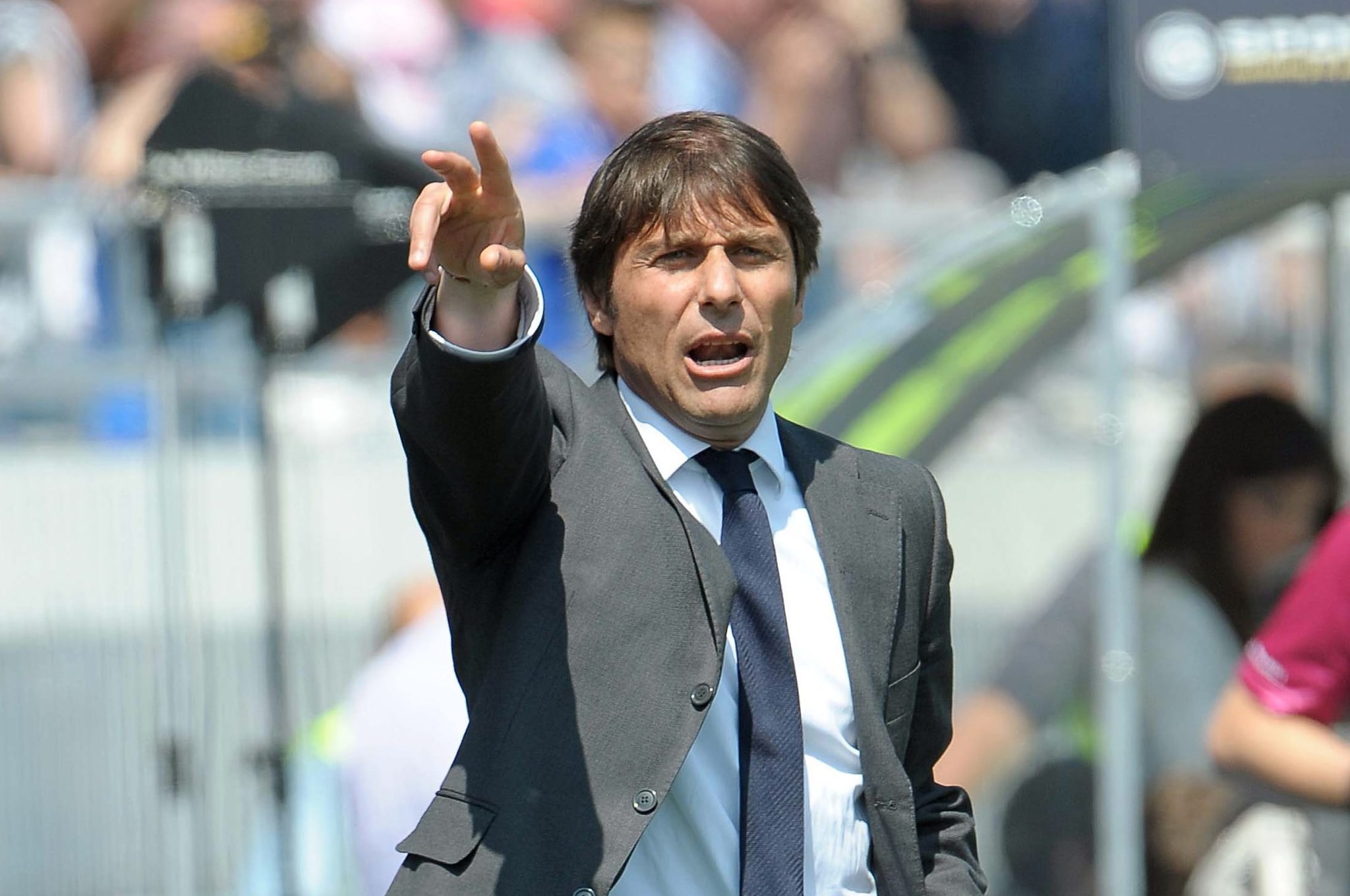 Antonio Conte sulla panchina del Siena, da lui riportato in Serie A