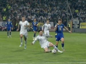 Espulsione di Bastoni sacrosanta in Bosnia-Italia: si sono verificati tutti i criteri del DOGSO