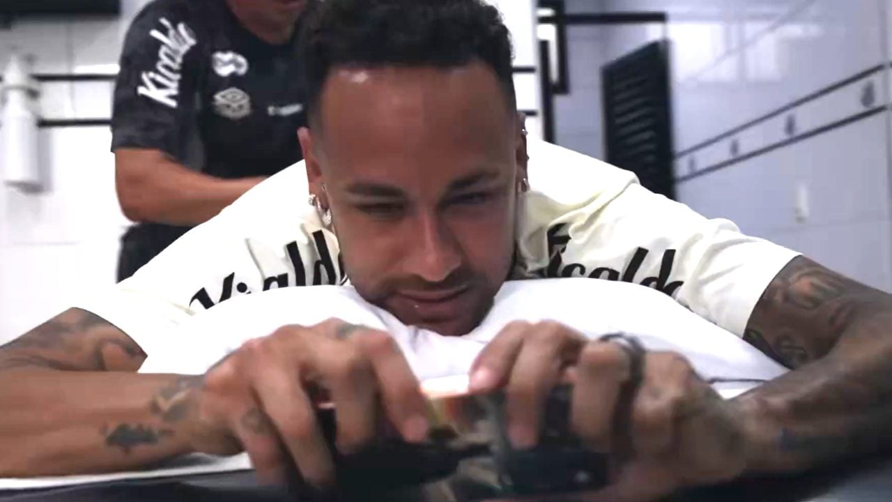 La reazione virale di Neymar quando ascolta le convocazioni del Brasile: "Ancelotti... e io?"