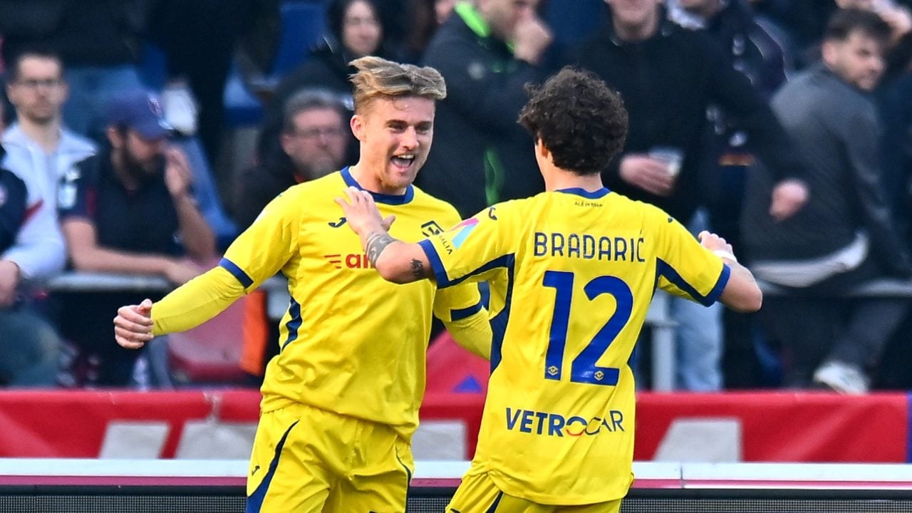Il Verona fa l'impresa a Bologna e torna a sperare nella salvezza: la Fiorentina non va oltre il pari