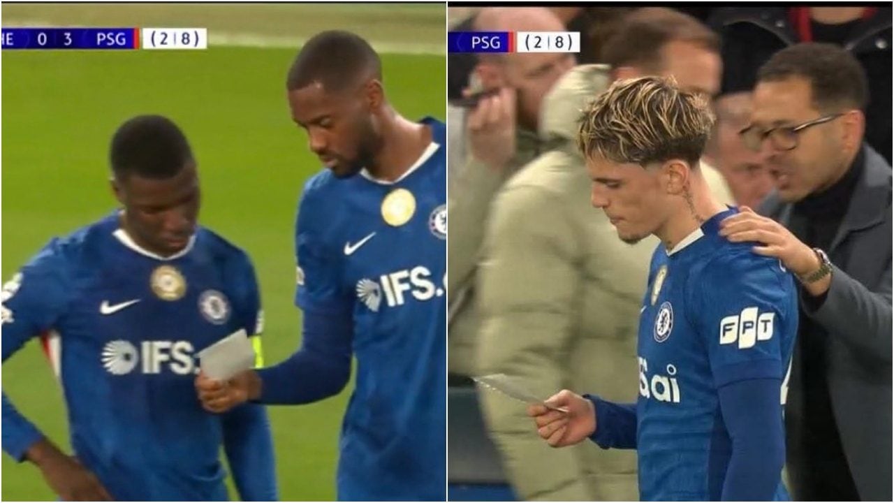 Rosenior consegna un biglietto ai calciatori del Chelsea mentre perdevano 8-2 e restano interdetti