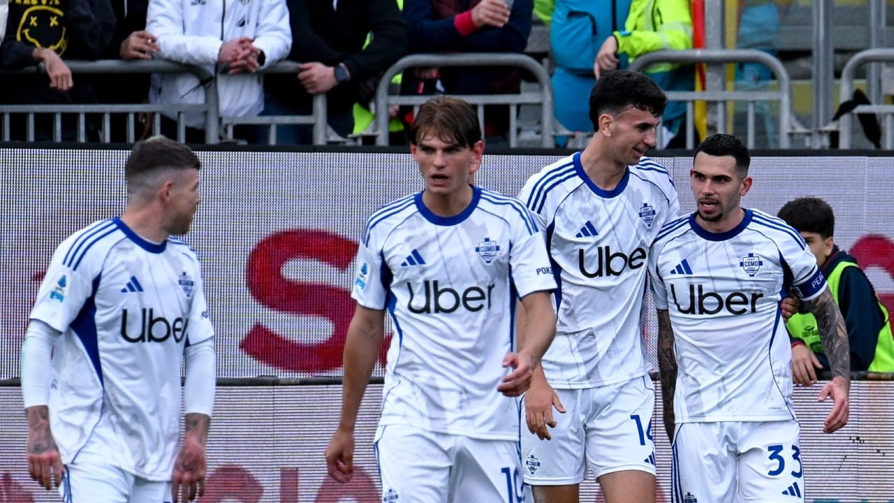 Colpo Champions del Como a Cagliari e Fabregas aggancia il 4° posto: decide una magia di Da Cunha