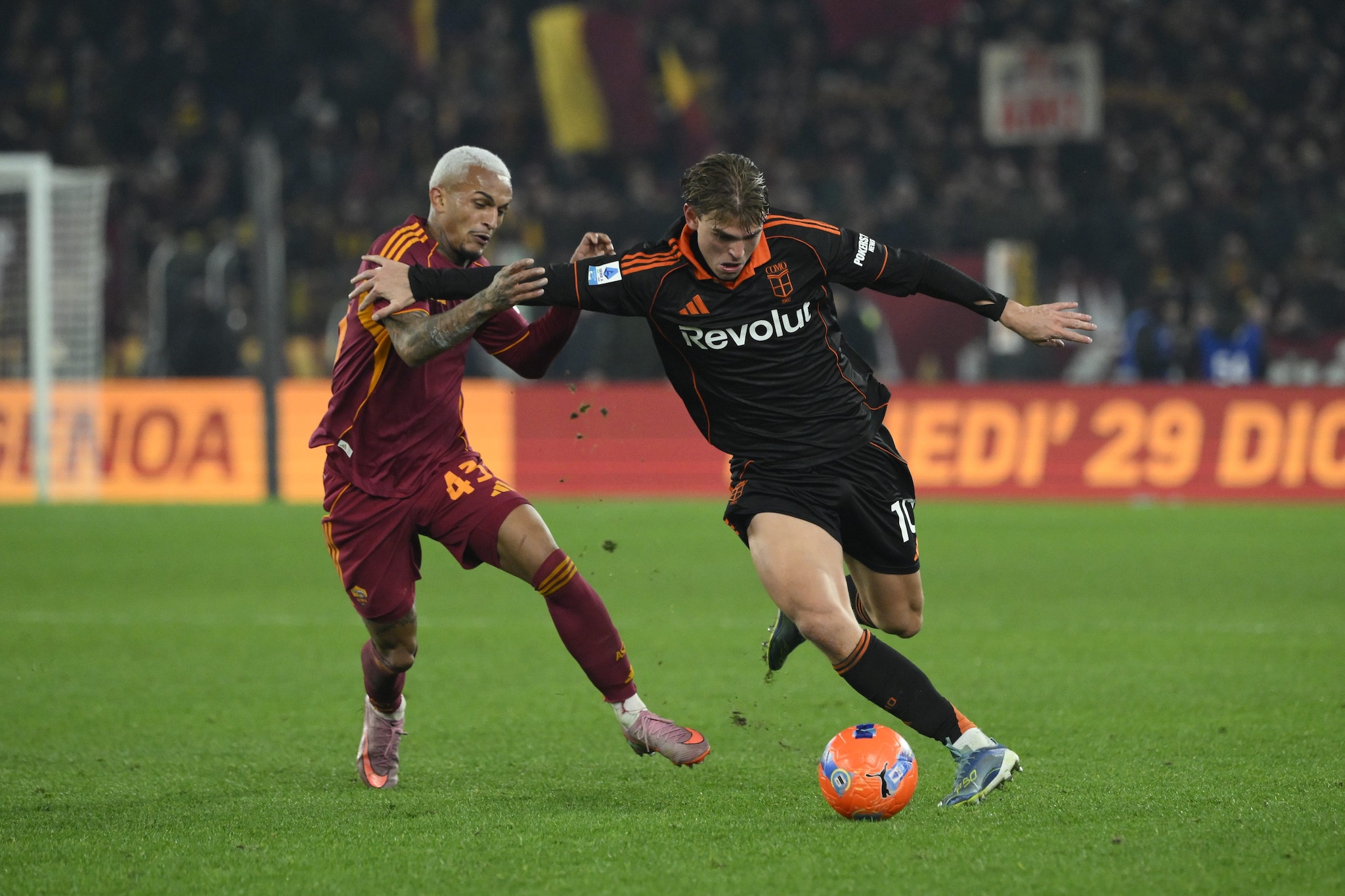 Como-Roma 2-1, risultato finale della partita di Serie A: gol di Malen, Douvikas e Diego Carlos, gli highlights
