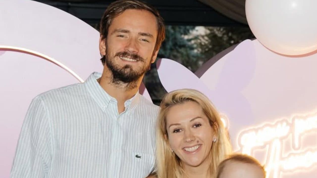 Il padre di Daniil Medvedev sulle priorità del figlio: "Ora ha una famiglia, gli servono soldi"