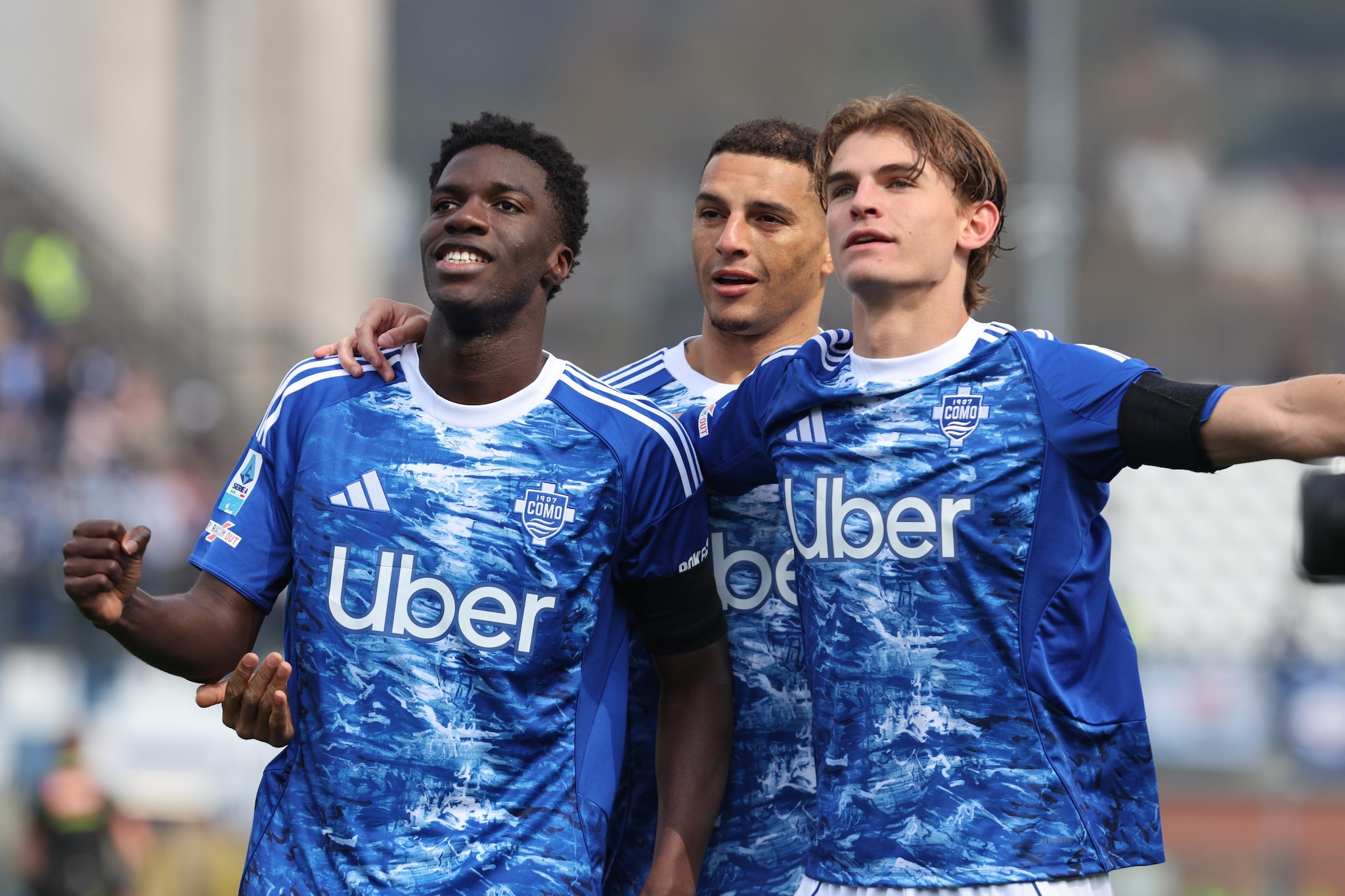 Il Como strapazza il Pisa e blinda la Zona Champions: Fabregas resta davanti a Juventus e Roma