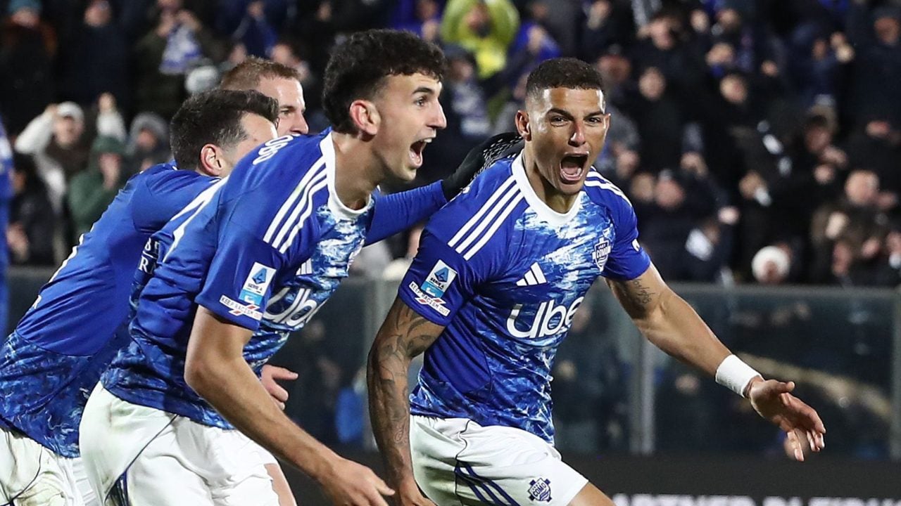 Il Como vince 2-1 lo 'spareggio' Champions con la Roma: lariani quarti da soli, rosso dubbio per Wesley