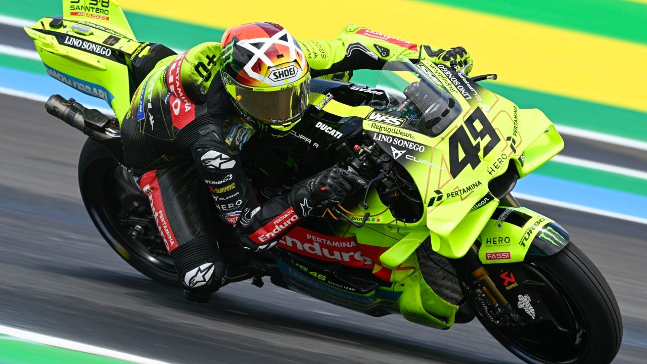 LIVE Moto GP oggi, Di Giannantonio in pole per la gara del GP Brasile: orari tv su TV8 e Sky e dove vederla in diretta e streaming