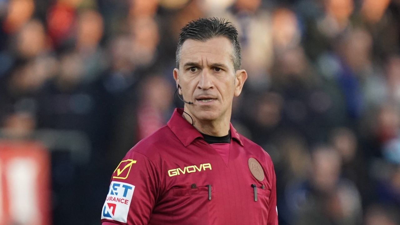 Sarà Doveri l'arbitro del derby di Milano che vale una fetta di Scudetto: i precedenti con Milan e Inter