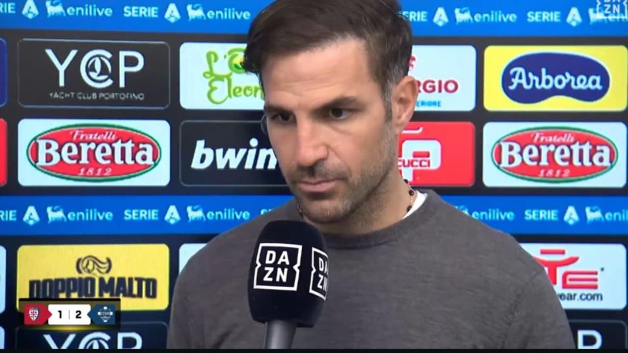 Fabregas polemico: "Non hanno bagnato il campo, lasciando l'erba alta. Si parla sempre dei soldi spesi"