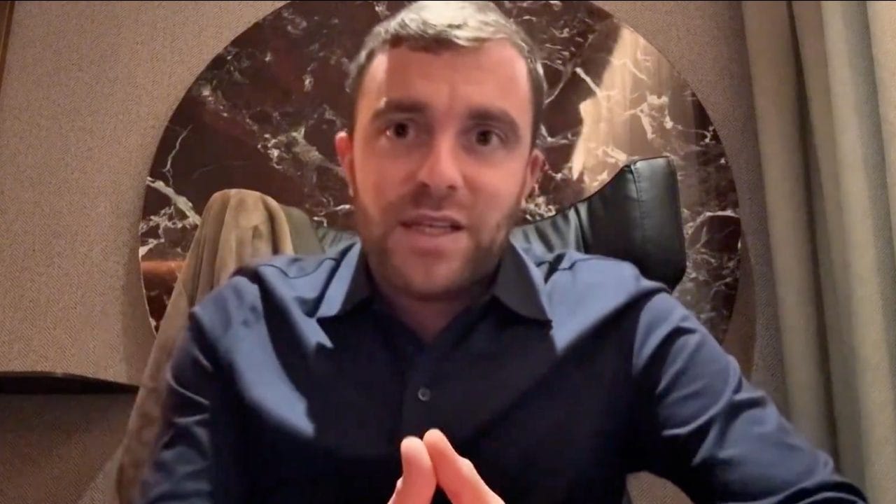 Fabrizio Romano bersagliato di critiche sui social dopo un video in cui elogia l'Arabia Saudita