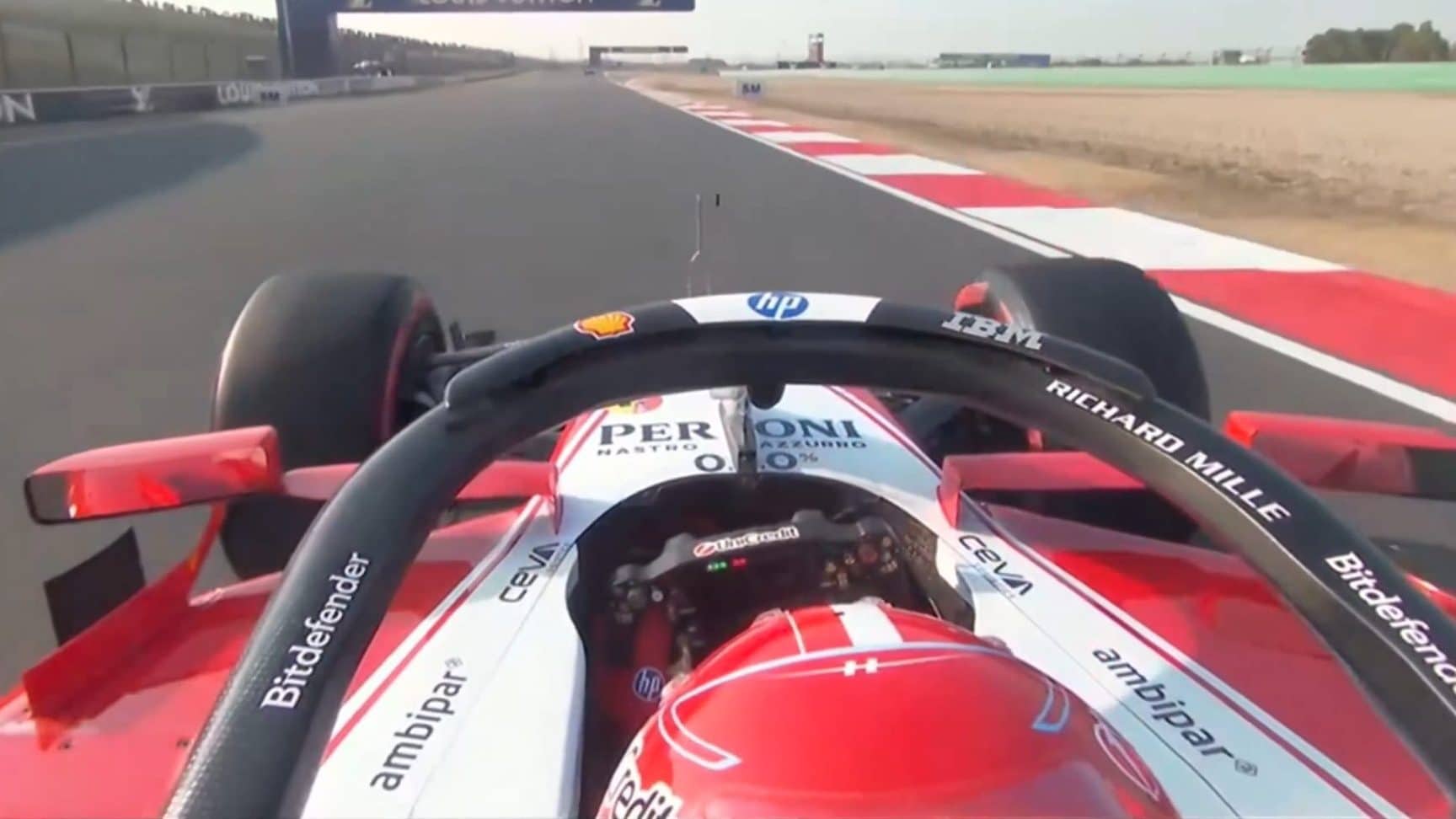 La Ferrari rallenta all'improvviso nell'SQ3 a Shanghai, Leclerc esplode in radio: "Che diavolo succede?"