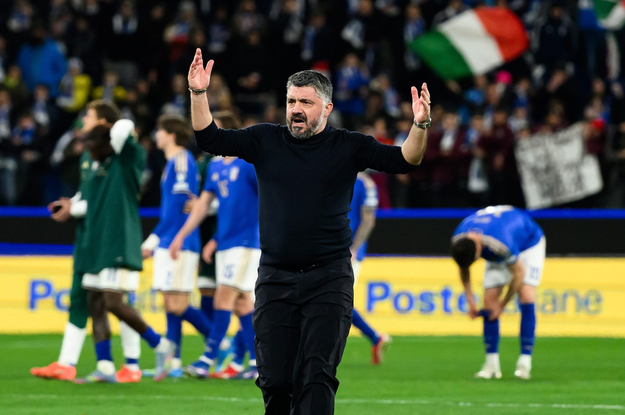 Rino Gattuso esulta per la vittoria dell’Italia sull’Irlanda del Nord a Bergamo