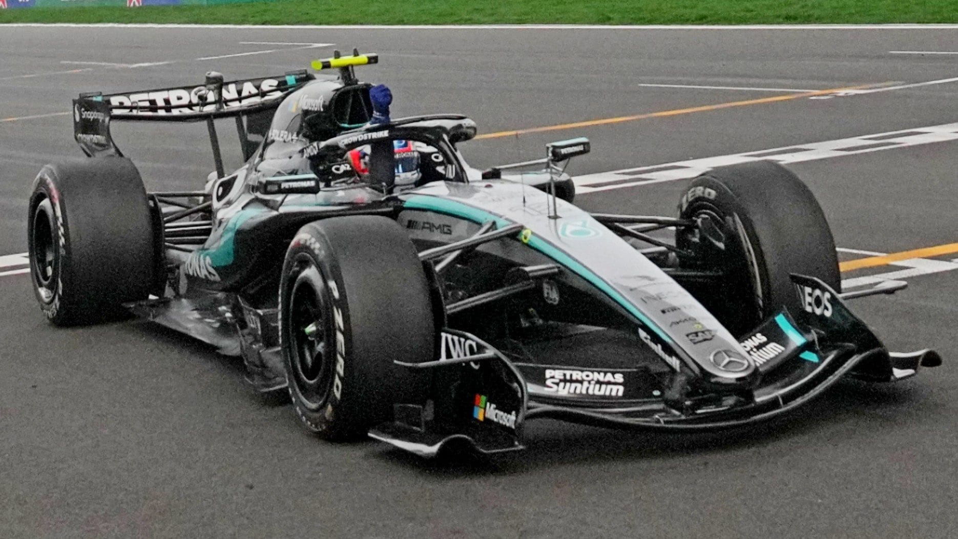 Kimi Antonelli ha esultato con il pollice alzato in Cina perché aveva fatto una promessa a cena