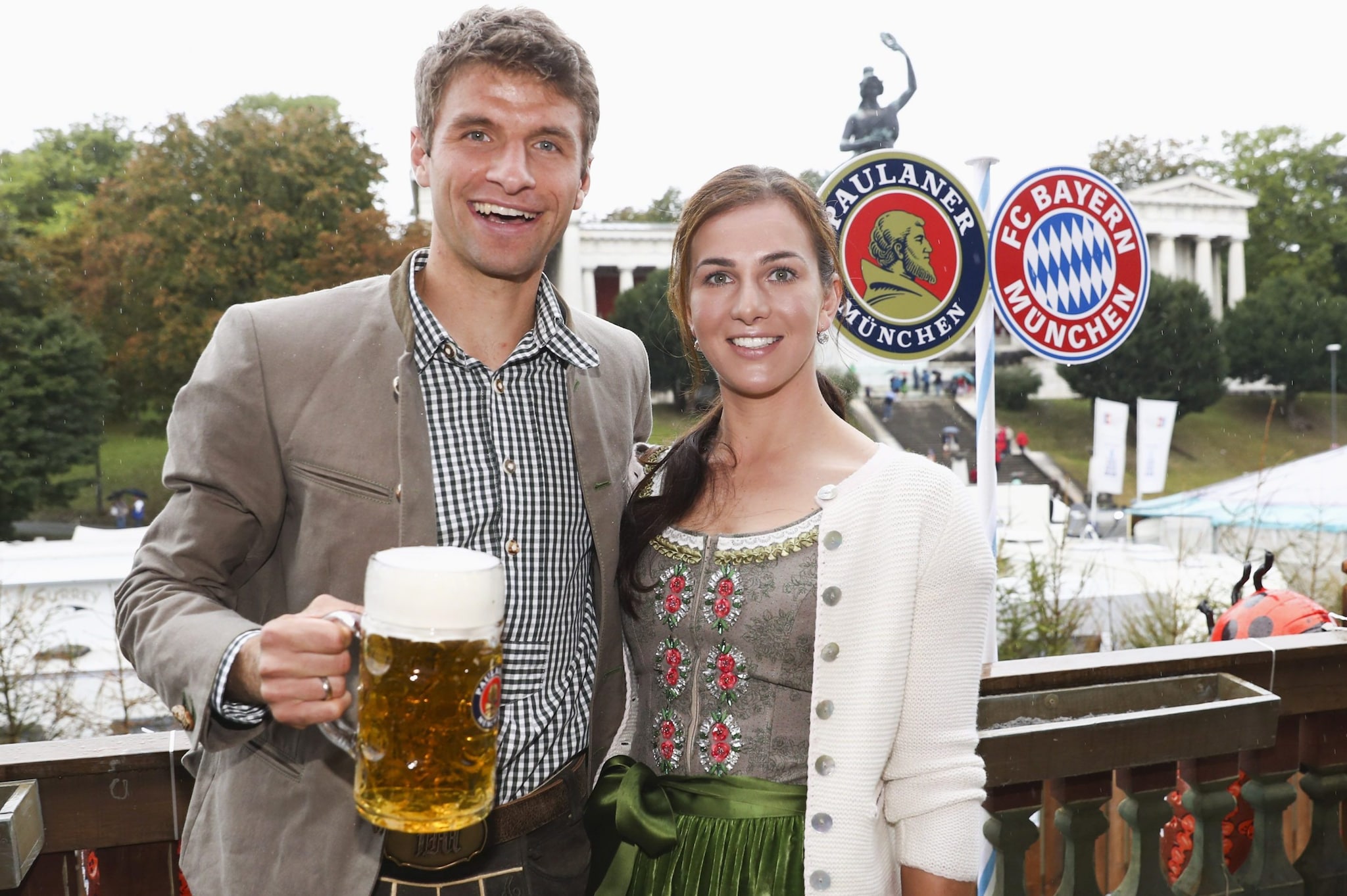 Lisa con Thomas Muller all’Oktoberfest del 2016