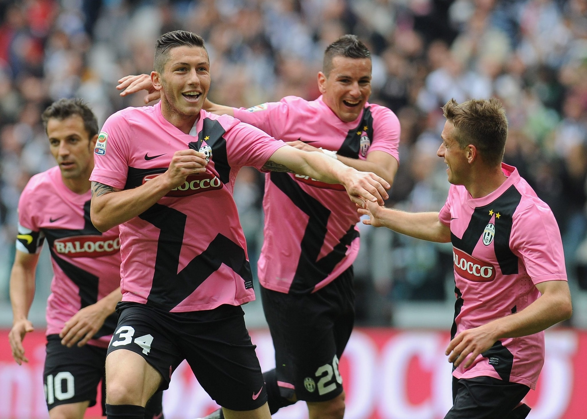 L’esultanza di Marrone dopo il primo gol con la Juve.