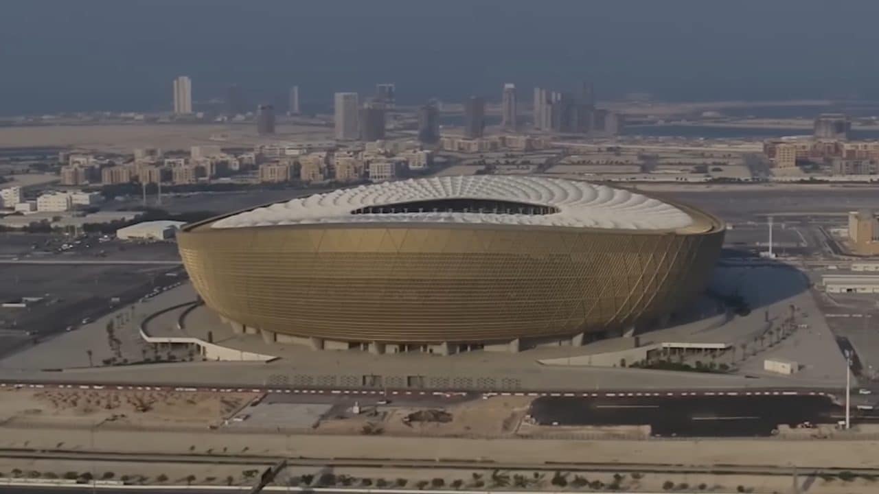 Il Lusail Stadium visto dall’esterno.