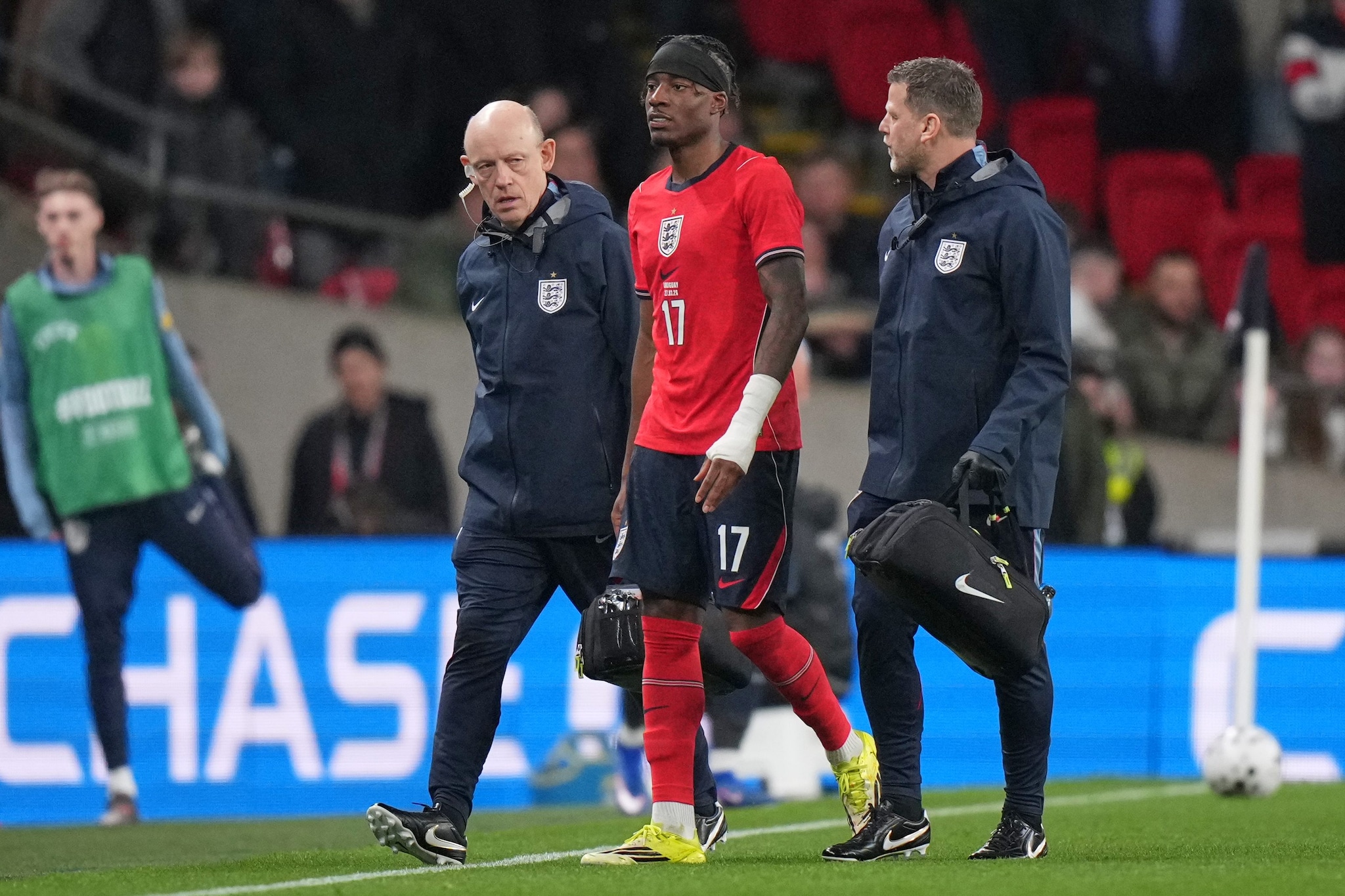 Madueke ha riportato un infortunio durante Inghilterra–Uruguay.