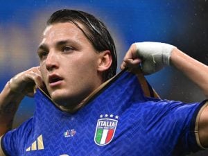 Mateo Retegui con la mano fasciata nell’Italia: gioca sempre con le bende fin dai tempi del Genoa