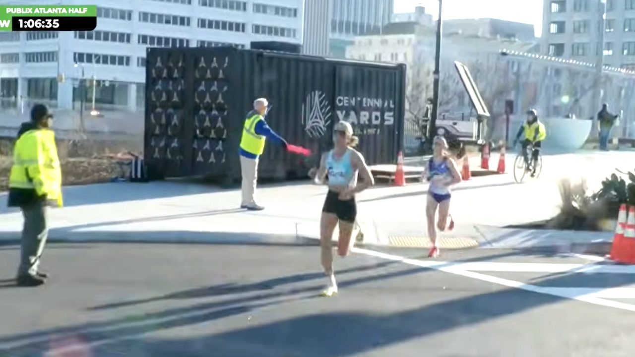 Caos alla mezzamaratona USA, auto guida le prime tre fuori percorso: ricorsi respinti, vince la quarta