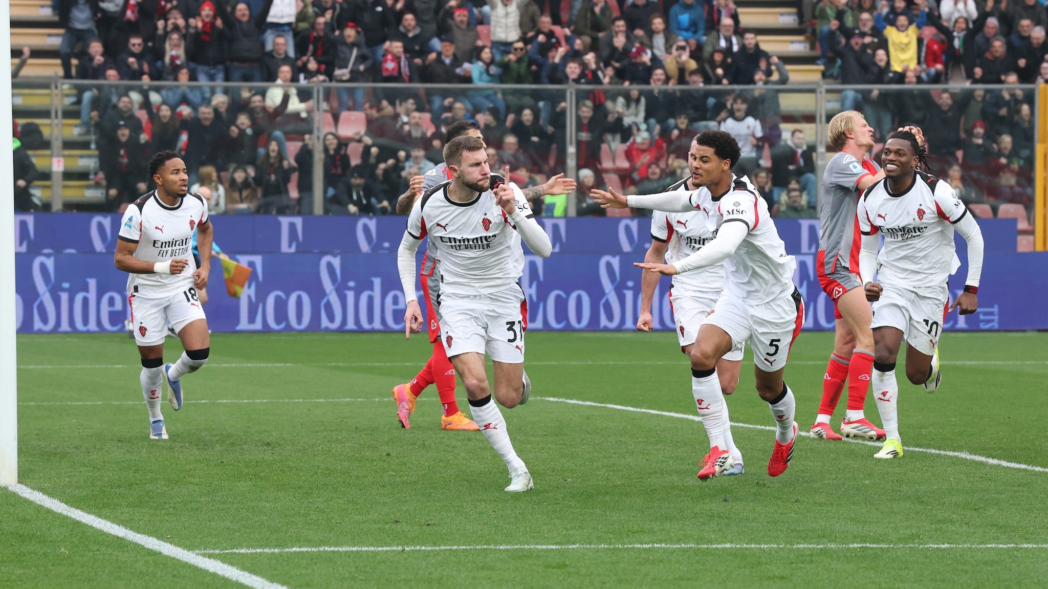 Il Milan torna a vincere, ma che fatica: 2-0 sul campo della Cremonese con Pavlovic e Leao a segno nel recupero