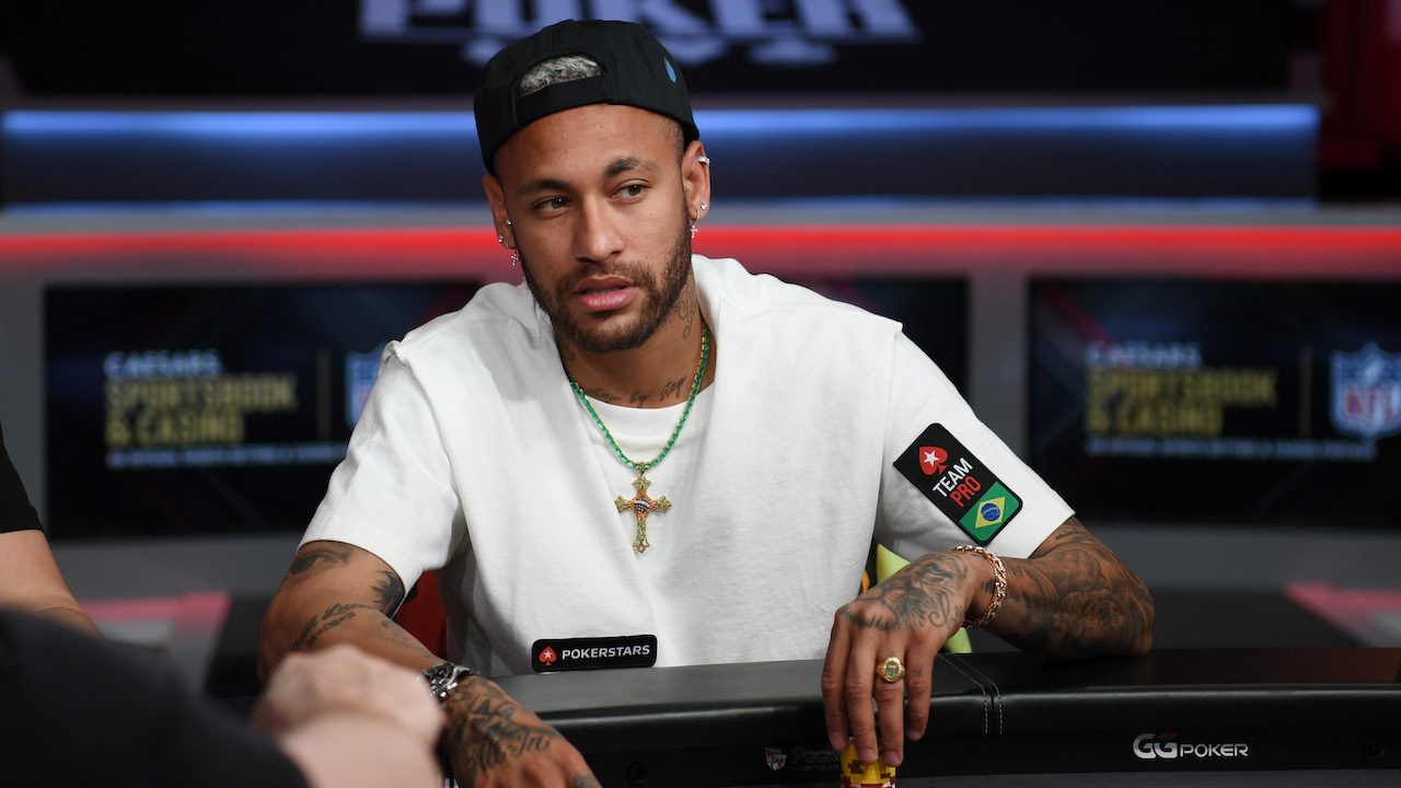 Neymar salta una partita per recuperare ma gioca 24 ore a poker: "E sì, ho anche vinto soldi"