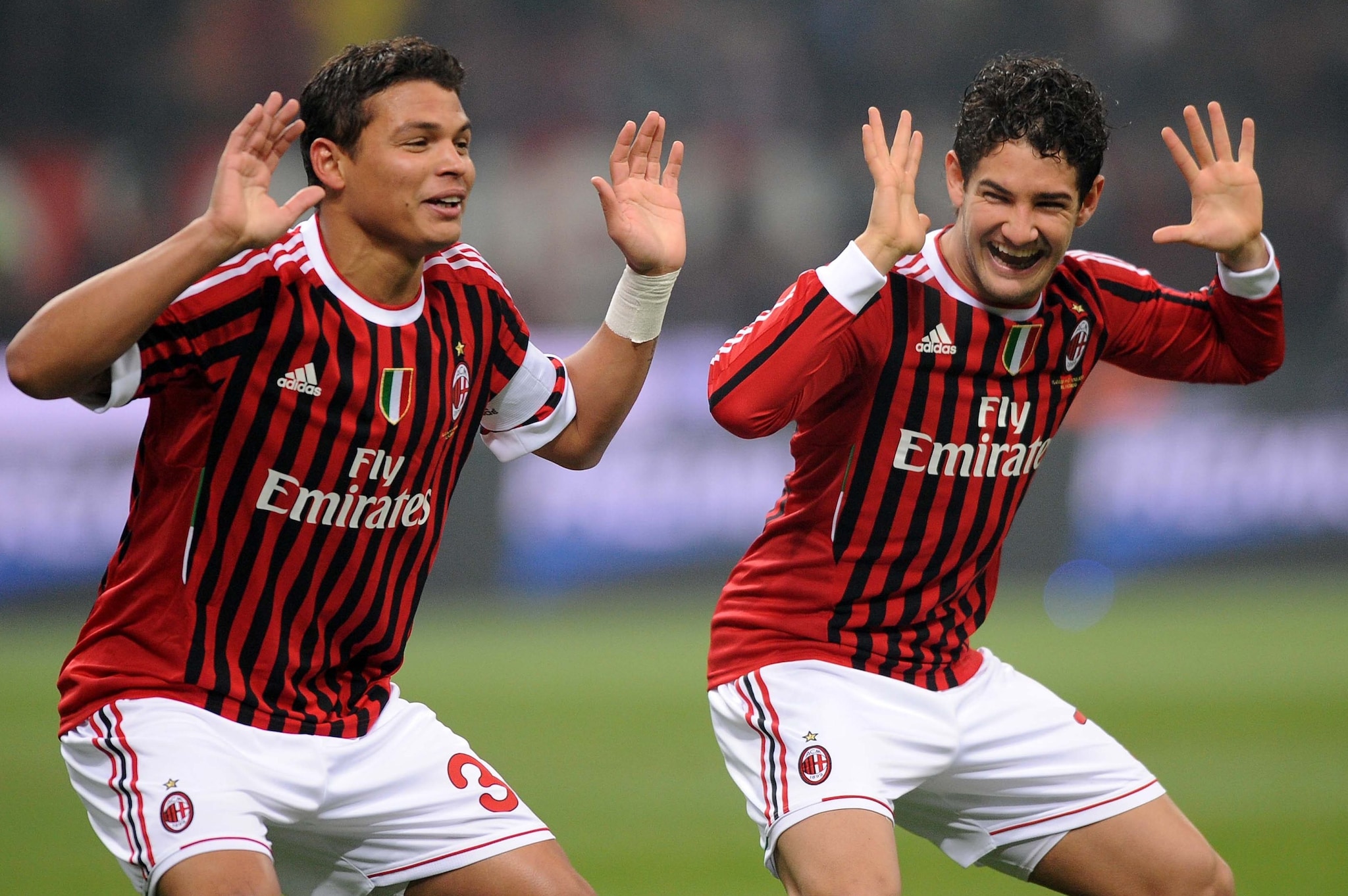 Una celebrazione di Pato con Thiago Silva al Milan
