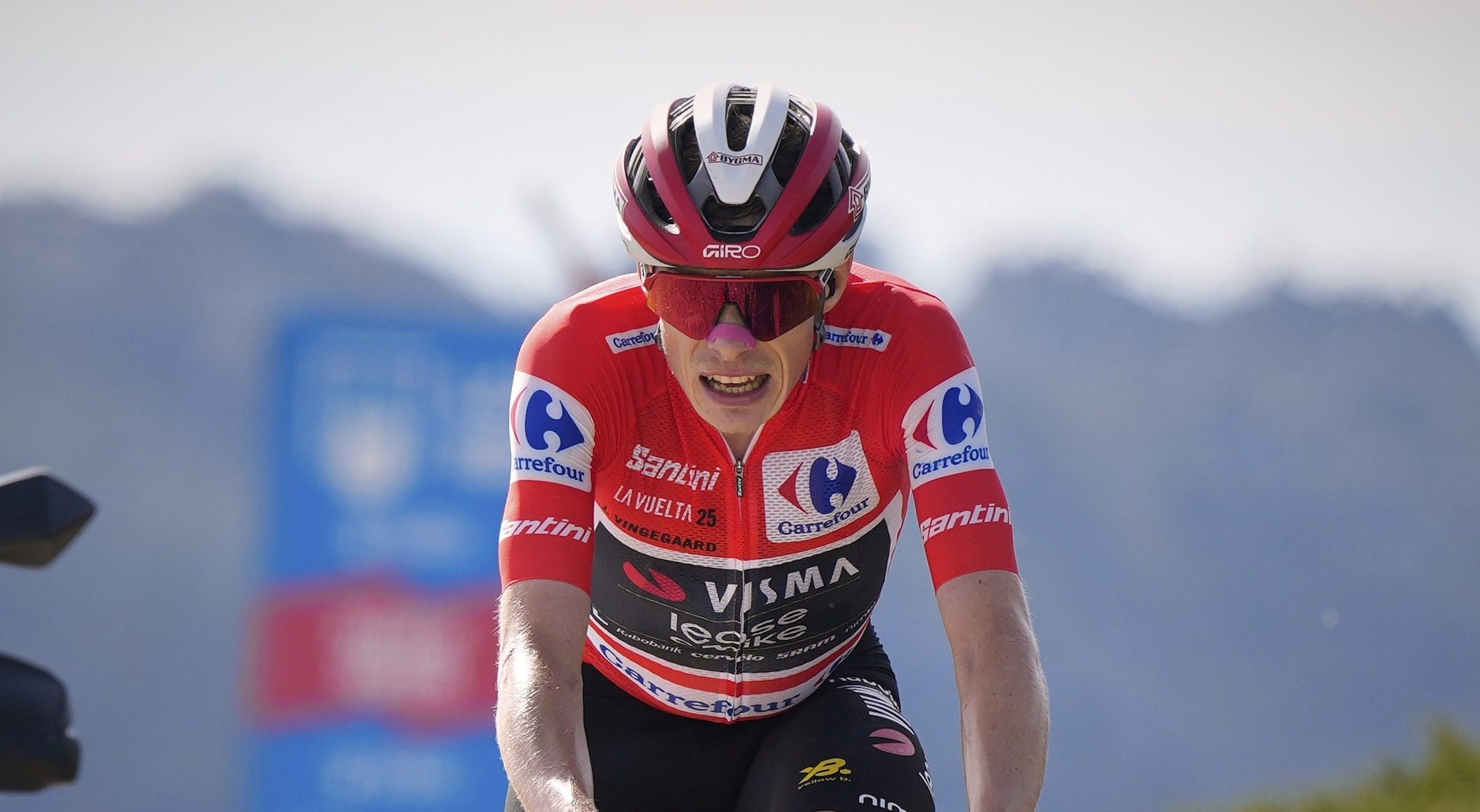 Jonas Vingegaard chiede protezione in bici: perché gli serve una vera guardia del corpo