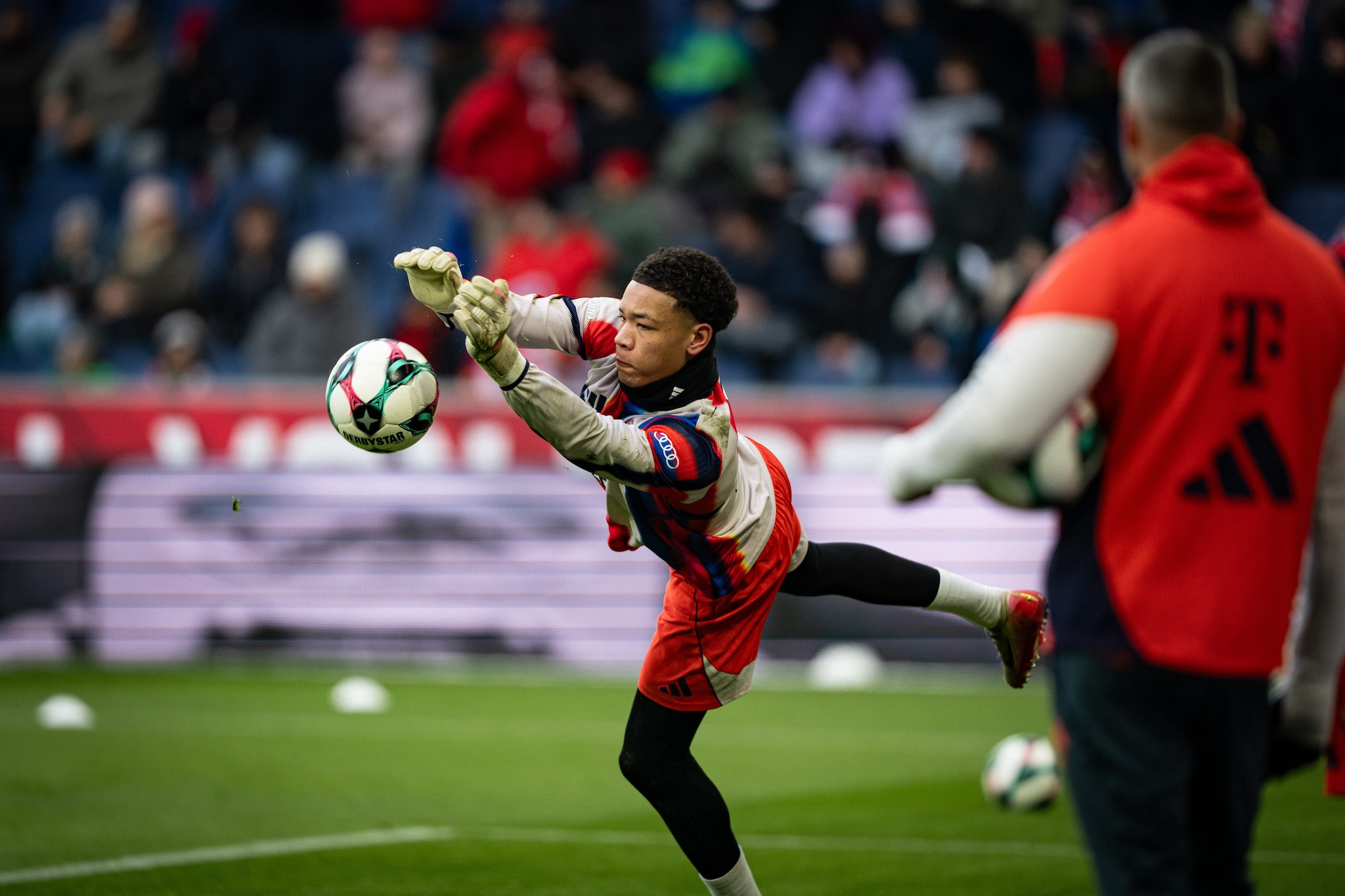 Chi è Leonard Prescott, il portiere 16enne pronto a esordire contro l'Atalanta in Champions League