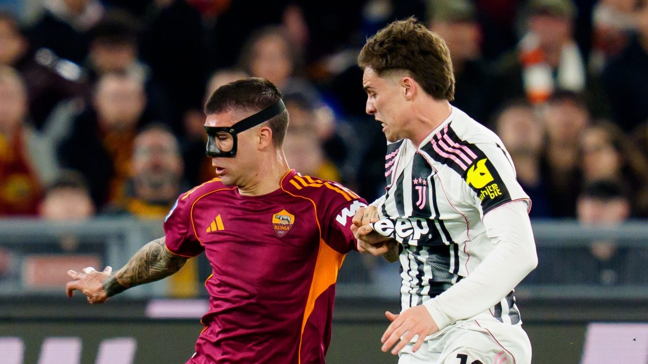 La Juve rimonta la Roma da 3-1 a 3-3, Gatti gela l'Olimpico in pieno recupero: lotta Champions apertissima