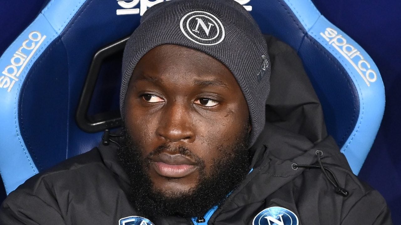 Lukaku sarà messo fuori rosa se non rientra a Napoli: il club azzurro dà un ultimatum al belga