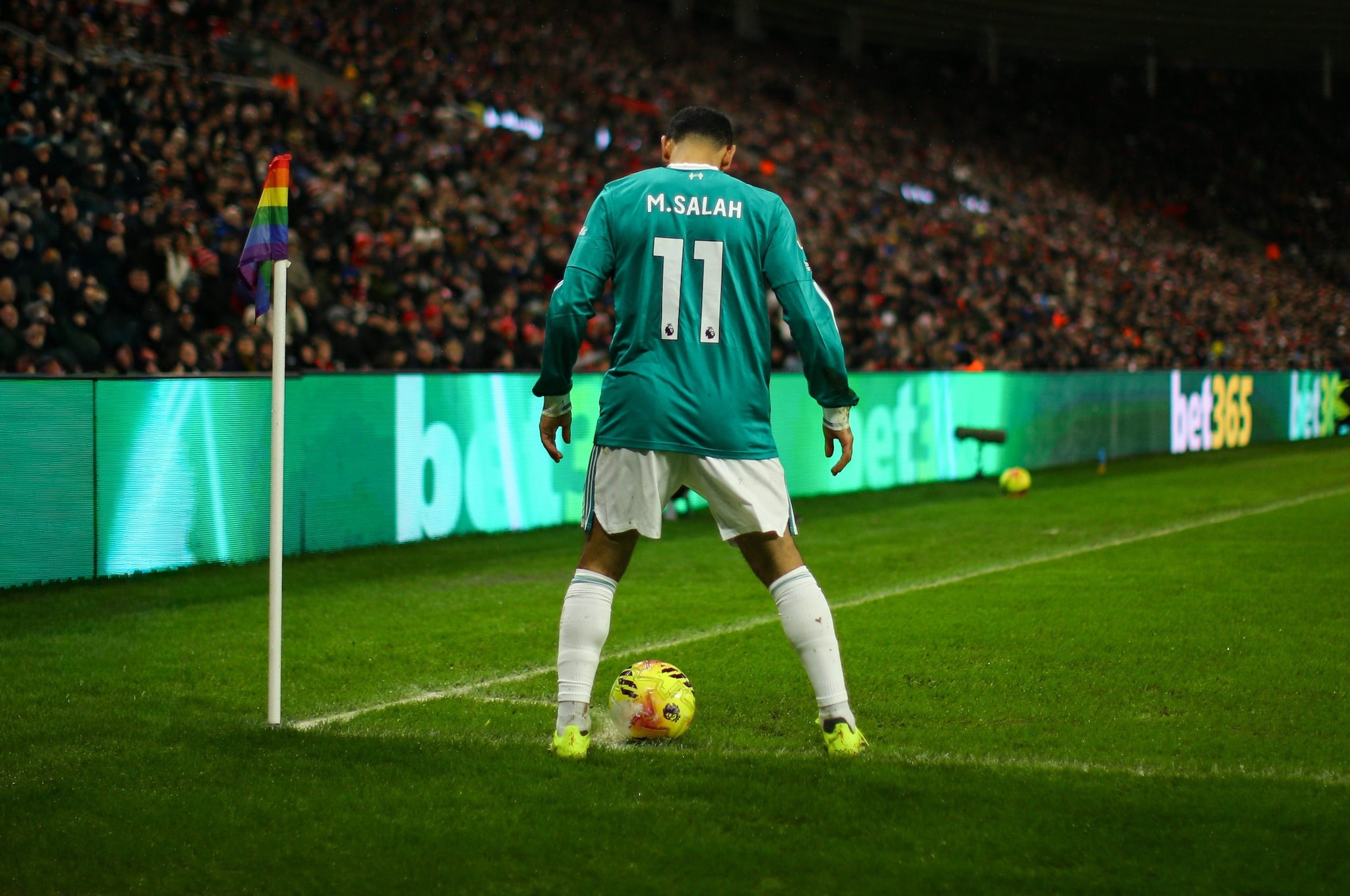 Salah sulla bandierina del calcio d’angolo: la Premier League lascerà la decisione di campo, anche se sbagliata