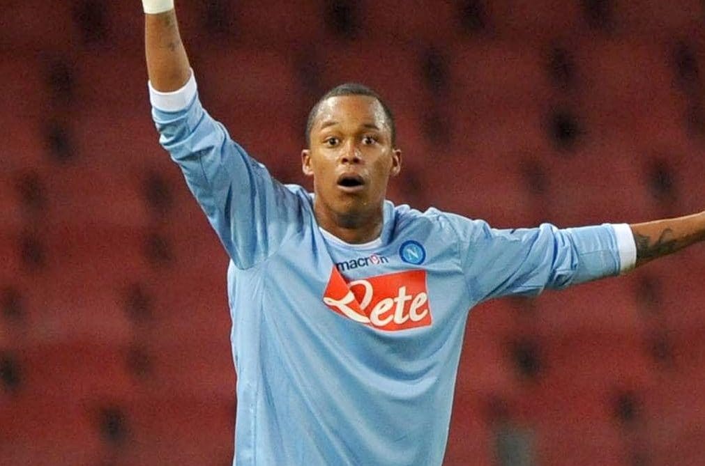 Fabiano Santacroce con la maglia del Napoli: ci ha giocato tre stagioni e mezza
