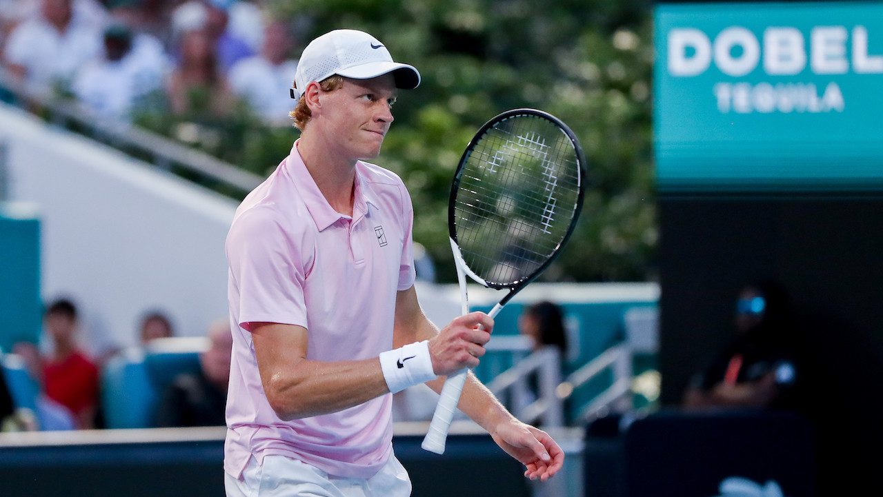 Sinner-Lehecka 6-4, 6-4: Jannik vince il torneo di Miami e completa il Sunshine Double