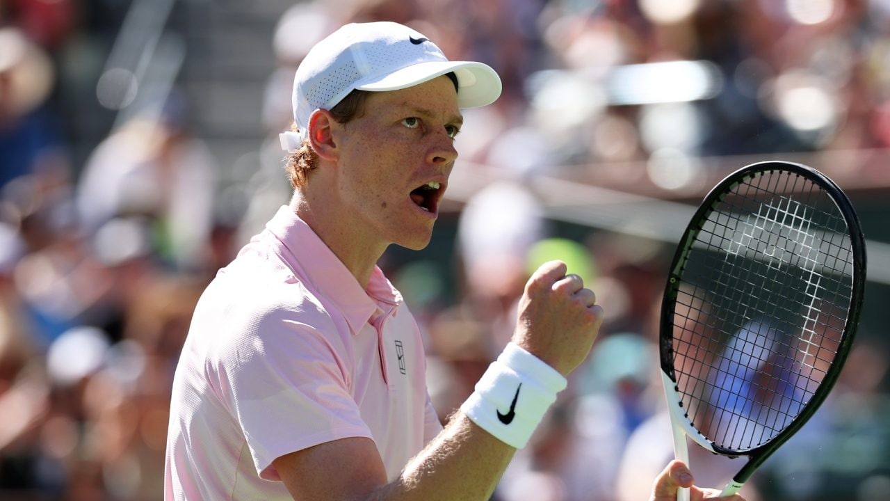 Sinner trionfa a Indian Wells: gioca la partita perfetta e batte in una splendida finale Medvedev