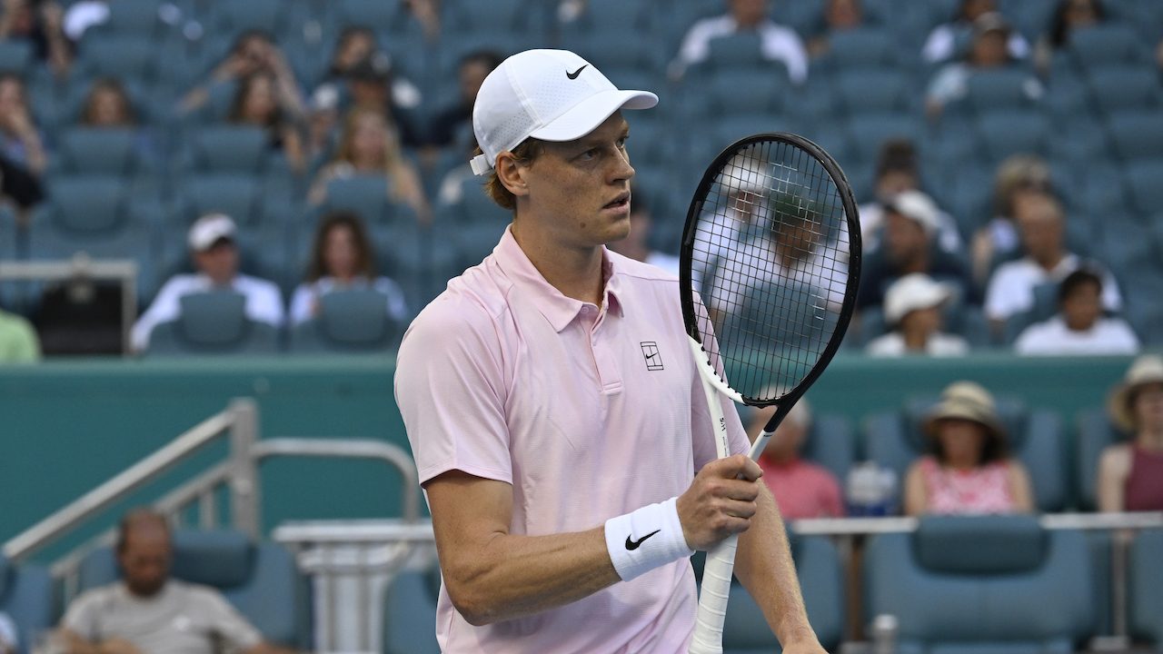 L’esultanza di Sinner dopo la vittoria con Tiafoe