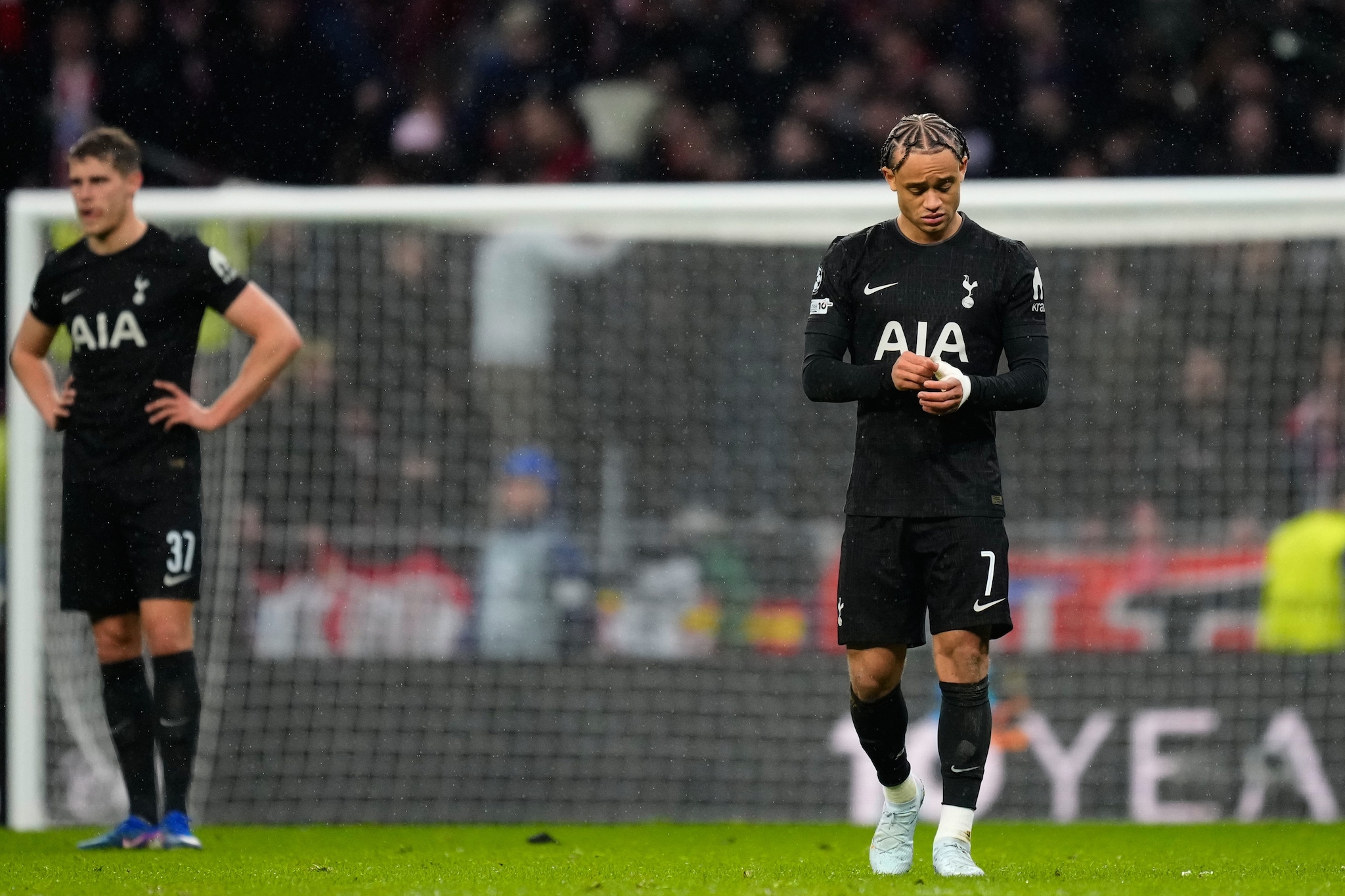 I tifosi del Tottenham chiedono il rimborso per l'umiliante 5-2 contro l'Atletico: "Una vergogna totale"