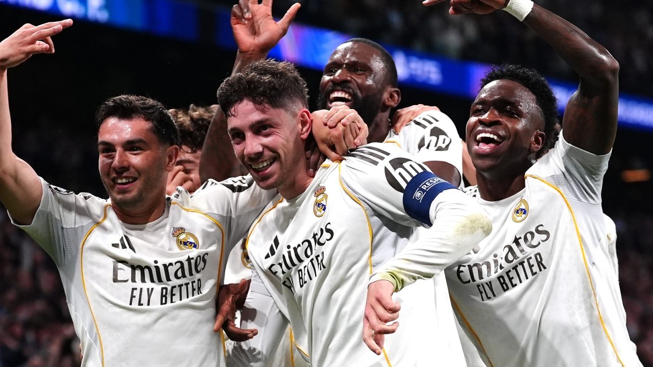 Valverde eroe al Bernabeu, tripletta e Manchester City ko contro il Real: a Guardiola servirà l'impresa