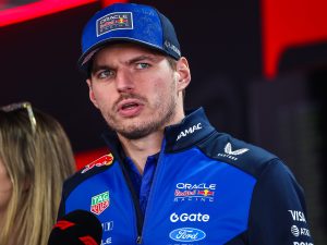Verstappen caccia un giornalista dalla conferenza in Giappone: non ha dimenticato la domanda su Russell