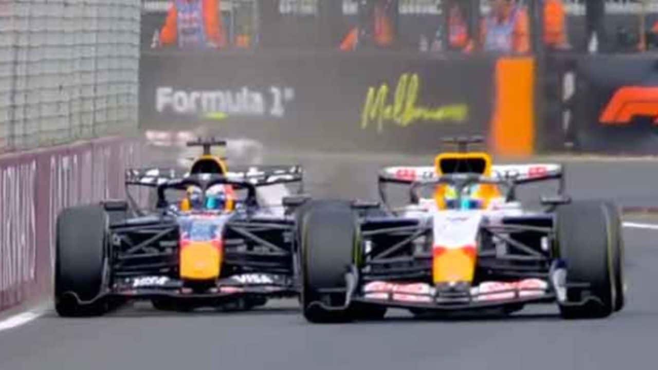 Max Verstappen 'battezza' Lindblad, una manovra non gli è piaciuta per niente: team radio furioso