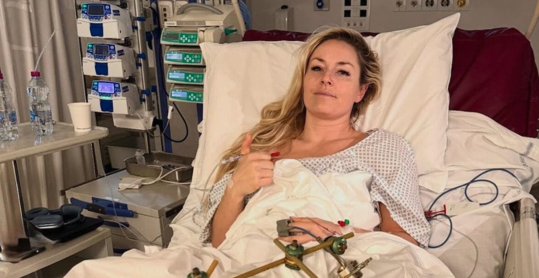 Lindsey Vonn immortalata durante la permanenza in ospedale a Treviso.