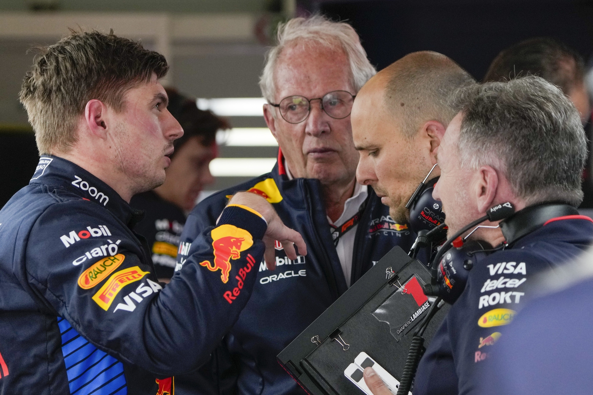 Gianpiero Lambiase con Verstappen alla Red Bull dove è presente dal 2015, da 11 stagioni
