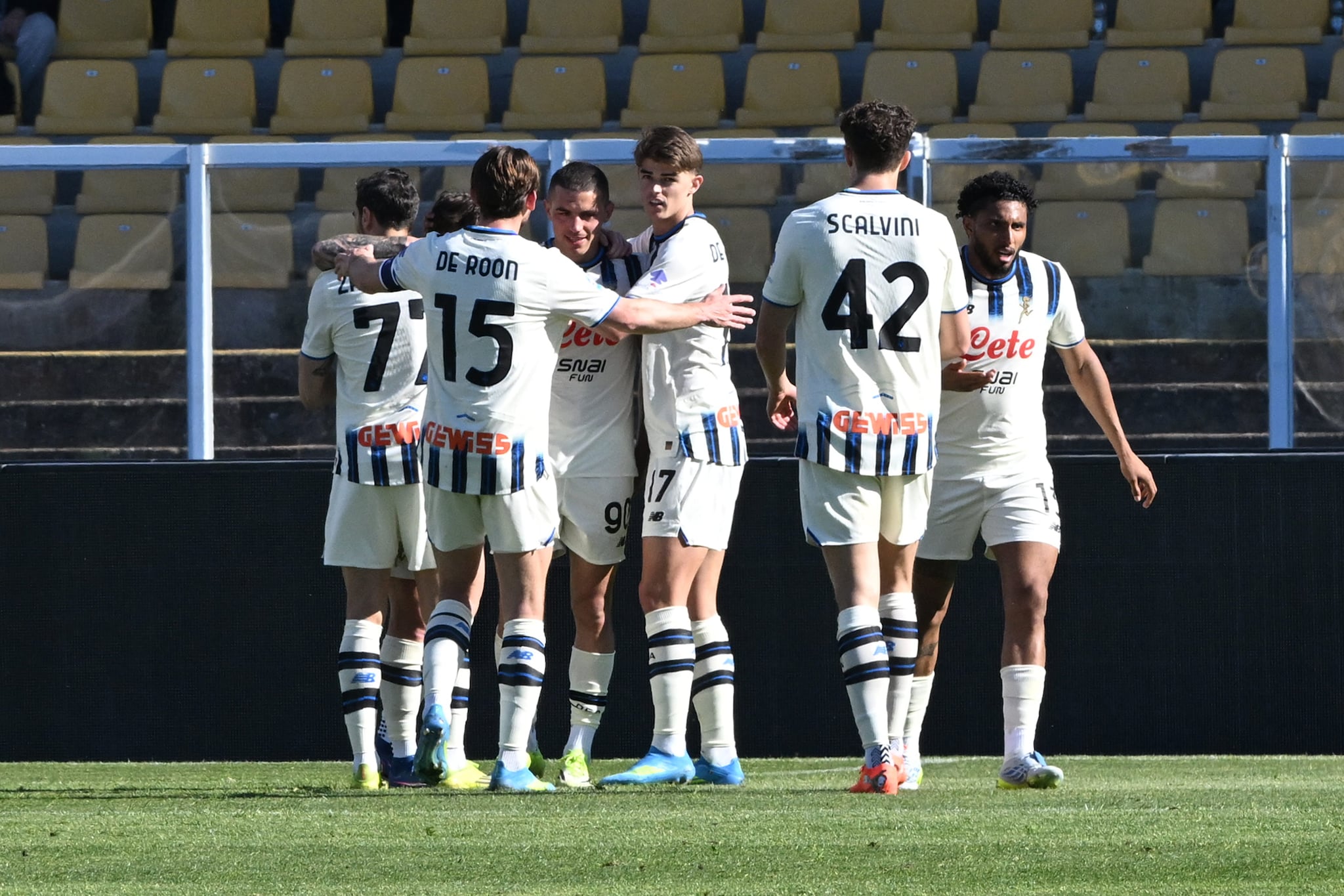 L’Atalanta esulta: 3–0 a Lecce e rientro prepotente nella Zona Coppe