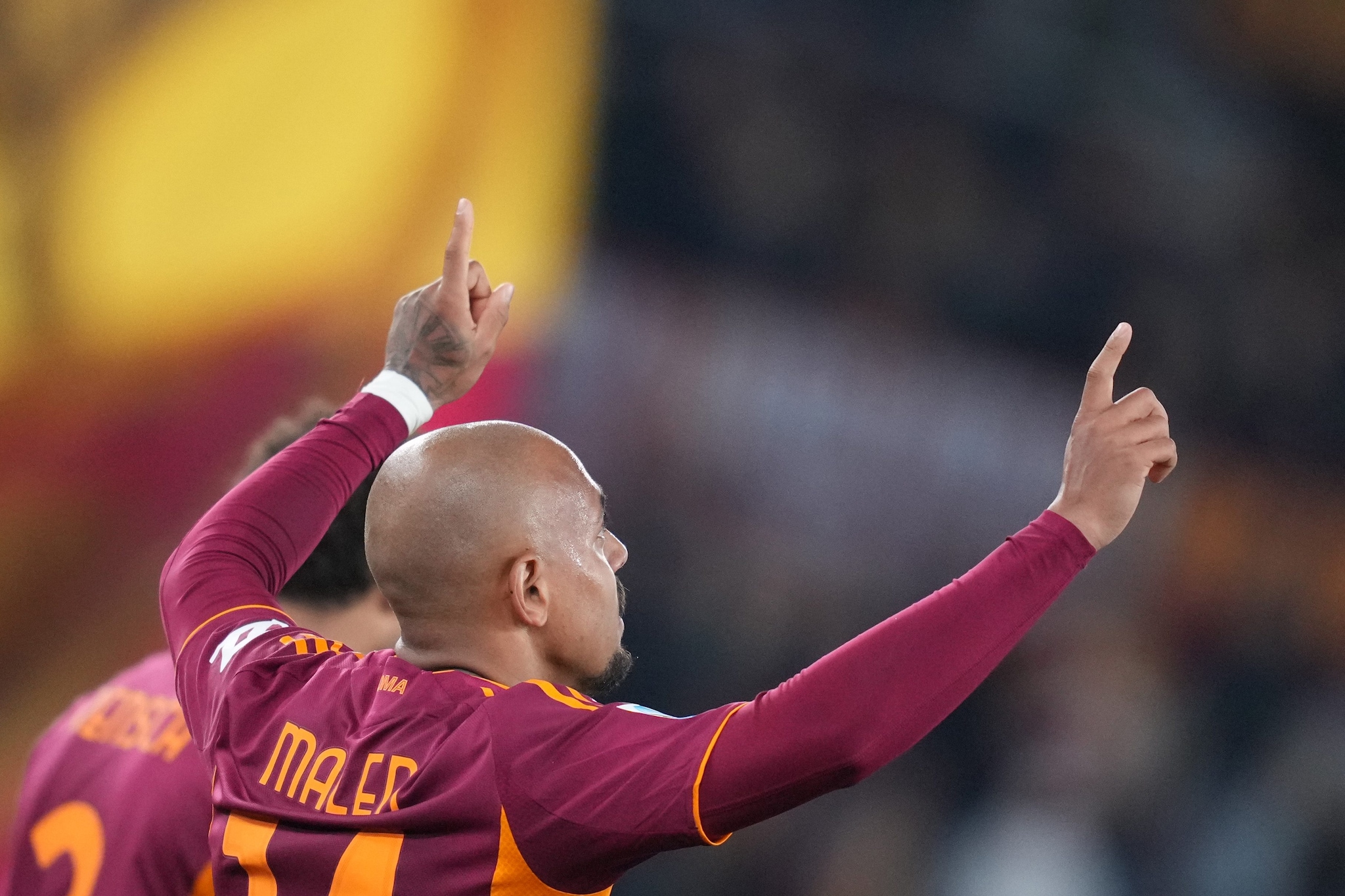 Malen ha realizzato 10 gol in 12 partite di Serie A, al Pisa ha rifilato una tripletta.