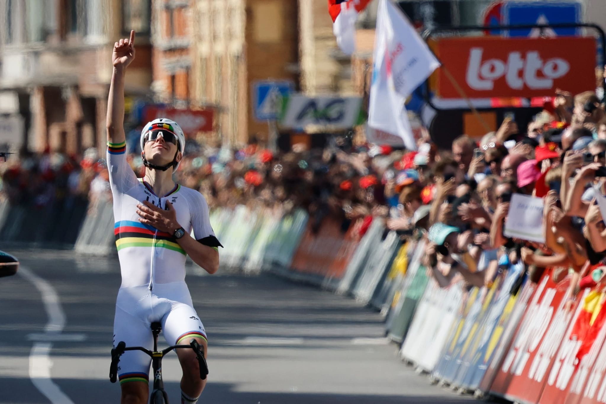 Tadej Pogacar trionfa alla Liegi–Bastogne–Liegi e fa 110: tante sono le vittorie in carriera