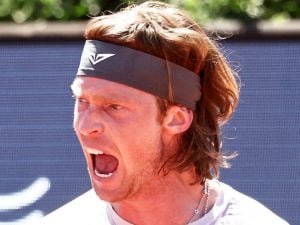 “Odio tutto di questo fottuto sport”: Rublev ricasca nei suoi demoni contro Fils, urlacci in campo
